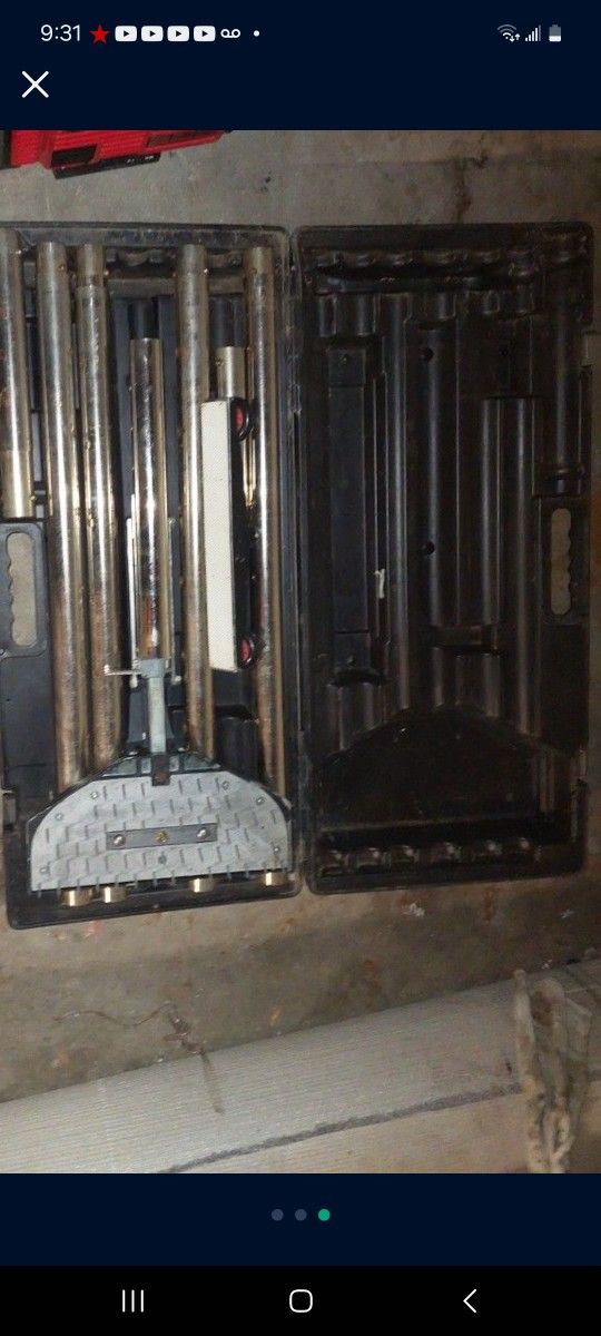 CRAIN CARPET STRECHER SINGLE CASE 220.00