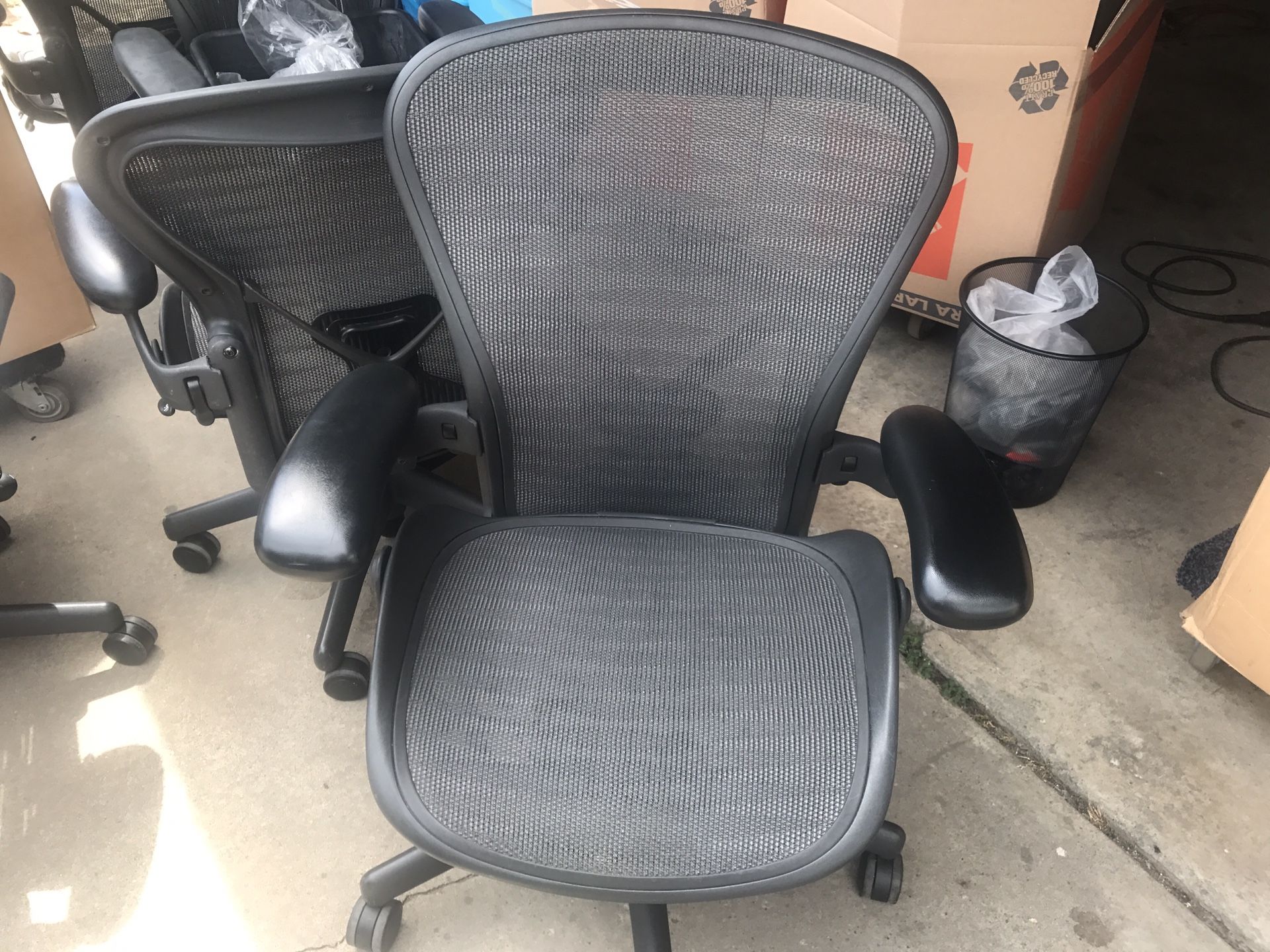 HERMAN MILLER AERON OFFICE CHAIR, SIZE B , POSTURE FIT , delivery available