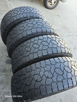 4 used tires 285 70r17 Toyo AT111 Open Country $250.00