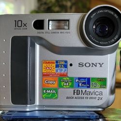 Sony FD Mavica MVC-FD75 Camera