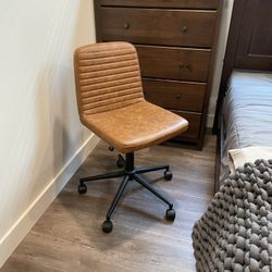 Faux Leather Office Desk Chair - Modern Rolling Chair 