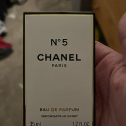 Chanel no 5 Paris 