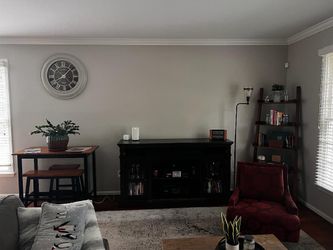 Entertainment center
