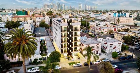 Studio & 1 bd available