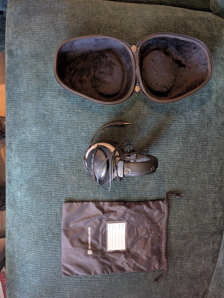 Beyerdynamic DT 770 Pro – Excellent Condition – $125 (Vancouver)