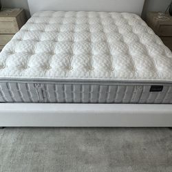 King Size Aireloom Mattress Extra Plush | Like New!