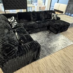 New Large Black Sectional- Pay On Delivery 
