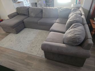 Large Gray Fabric Sectional Sofa with Chaise