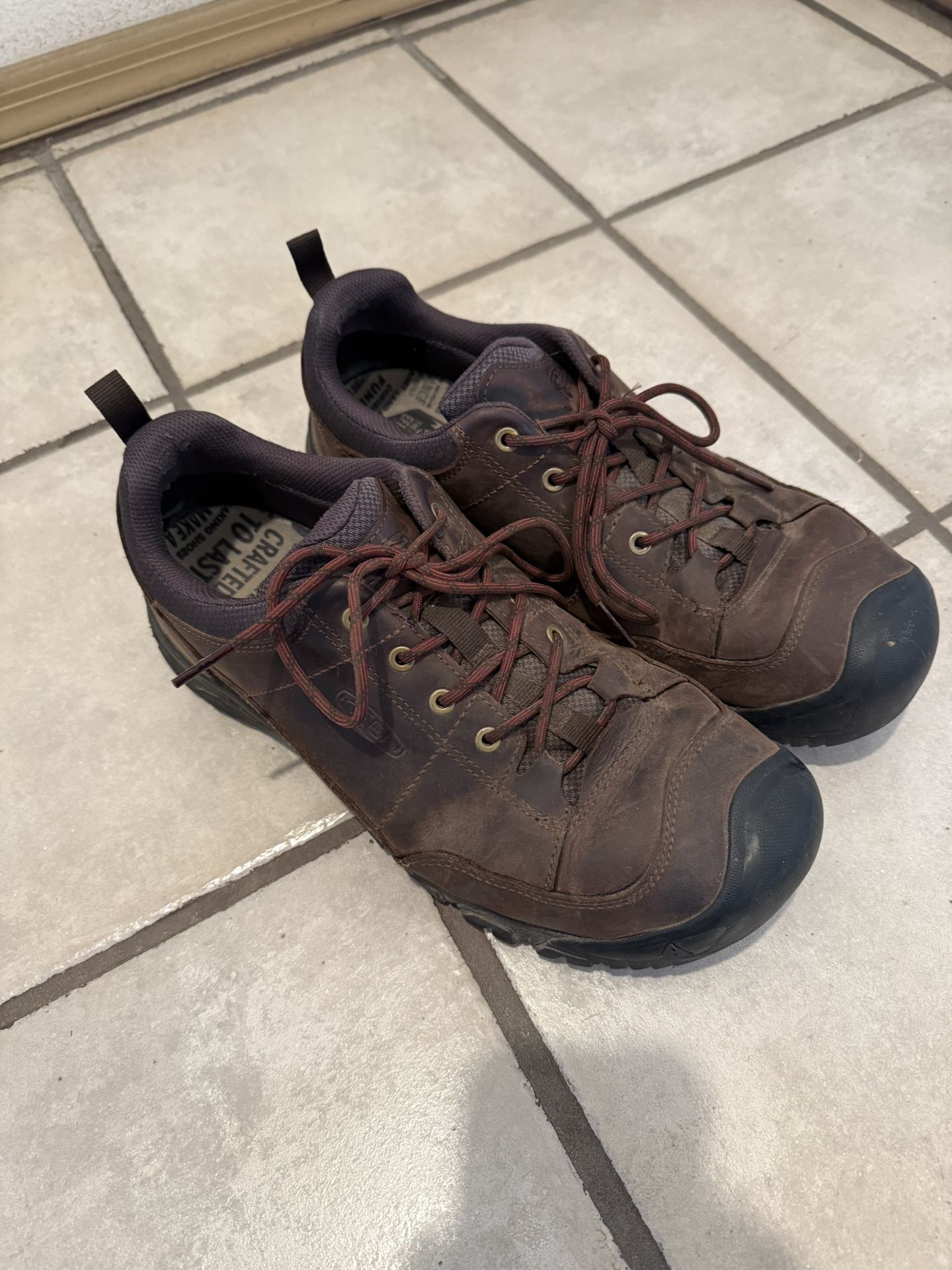 Keens Hiking Shoes, Men’s Size 13