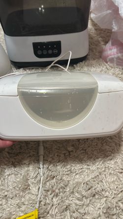 White Baby Wipe Warmer munchkin