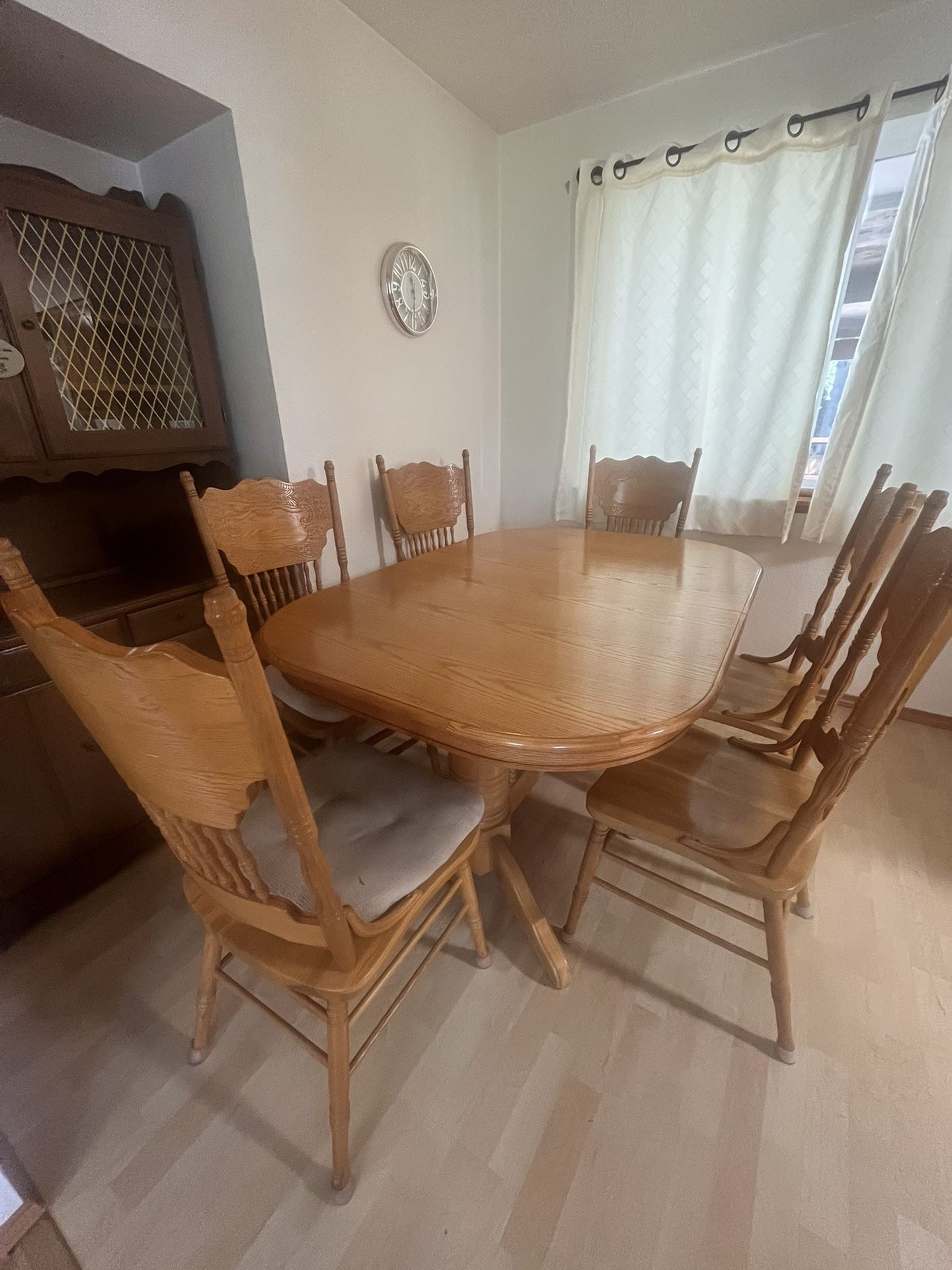 Oak Dining Table W/6 Chairs