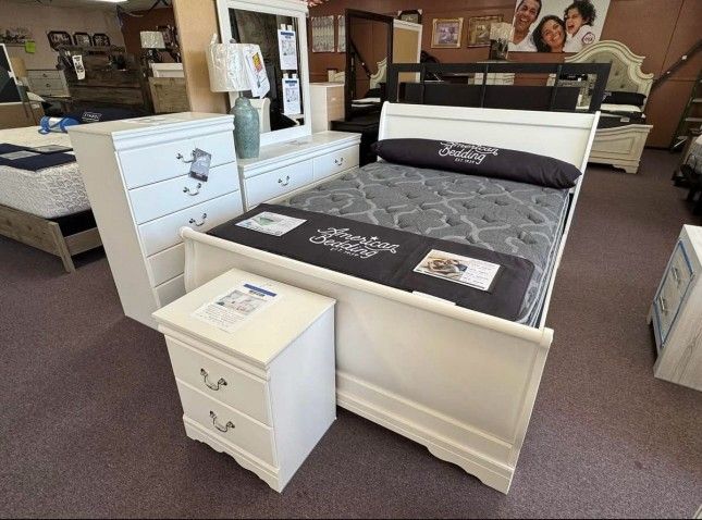 Brand New Complete Bedroom Set Are Available With Free Delivery And Cash On Delivery 