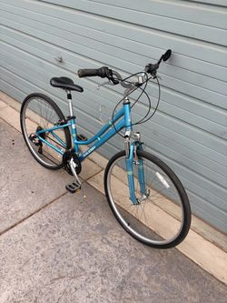 RALEIGH ROUTE HYBRID BIKE 700c Wheels