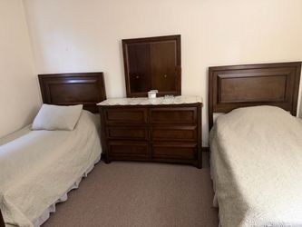 2 twin size bedroom set