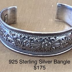 925 Sterling Silver floral cuff bracelet, Thailand, LSV makers mark, Just Stunning!