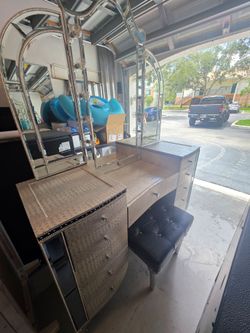 Vintage Make up Vanity by JANE SEYMOUR
