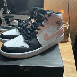 Jordan 1 Mid 