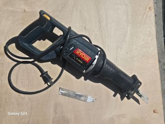 Wood cutting saw