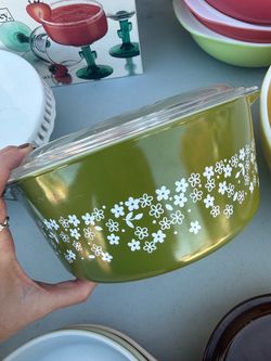 Vintage Pyrex with lid