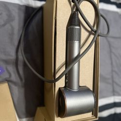 Dyson Supersonic hair dryer 
