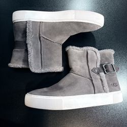 UGG Aika grey Platform Winter Boot rubber sole slip on size 11 side buckle
