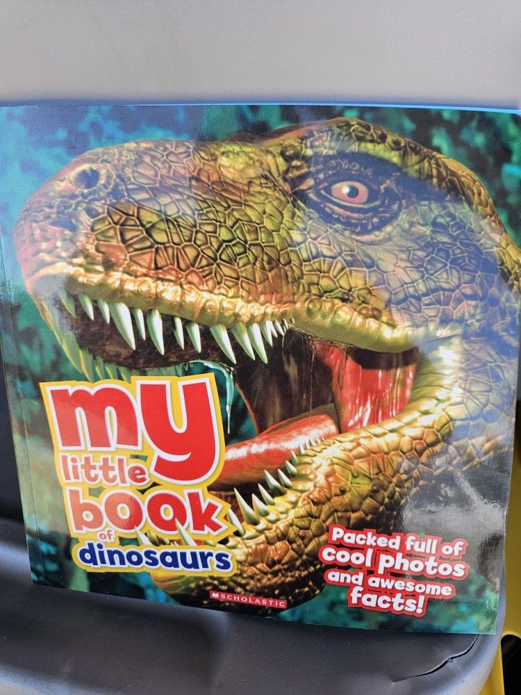 My little big book of dinosaurs