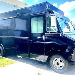 FOOD TRUCK NEW EQUIPMENT