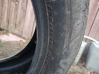 Tire 255 50 r20
