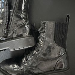 Art Class Size 13, Black With Glitter