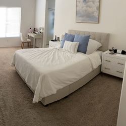 Queen Upholstered Platform Bed Frame with Tufted Headboard