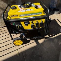 Champion Power Equipment 7850/6250-Watt Recoil Start Gasoline and Propane Powered Dual Fuel Portable Generator with CO Shield