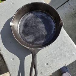 VINTAGE Lodge Cast Iron Skillet