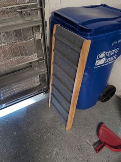 Wooden carpeted dog ramp