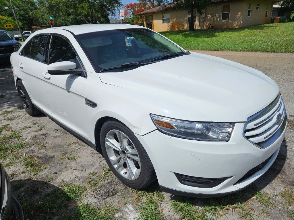 2013 Ford Taurus