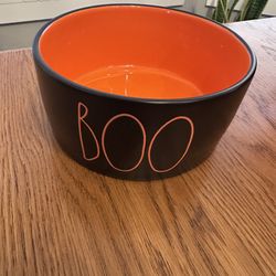 $8 - New Rae Dunn medium pet bowl. Please pickup in the area of 36th Ave and Pinnacle Peak within 24 hours of take greatly appreciated. Thank you!