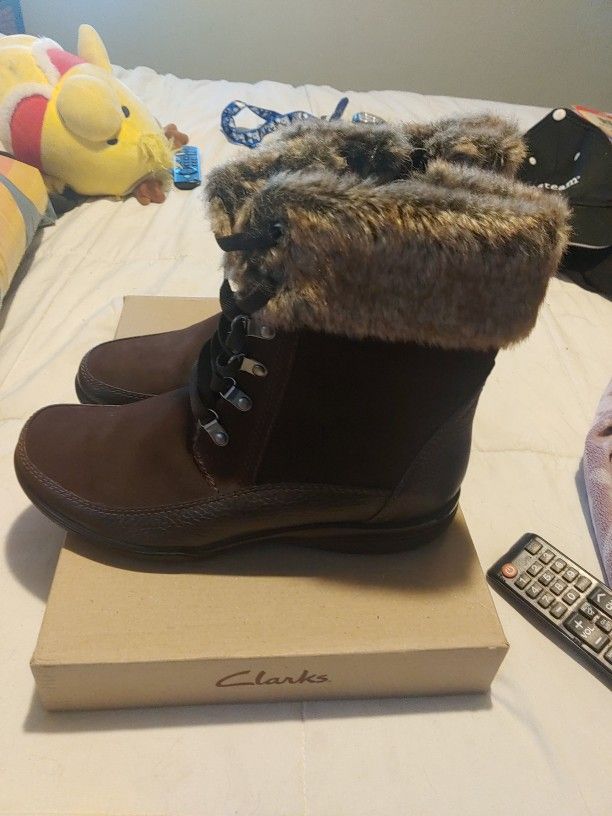 Set Of Womens Boot