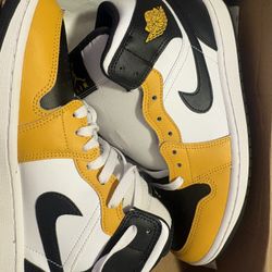 Nike Air Jordan 1 Mid – Black/White/Yellow