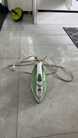 Compact Travel Iron – Works Perfectly, Lightly Used