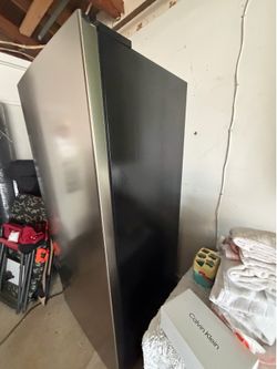 Stainless steel refrigerator/freezer