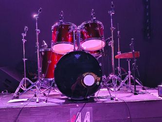 Drum set with cymbals
