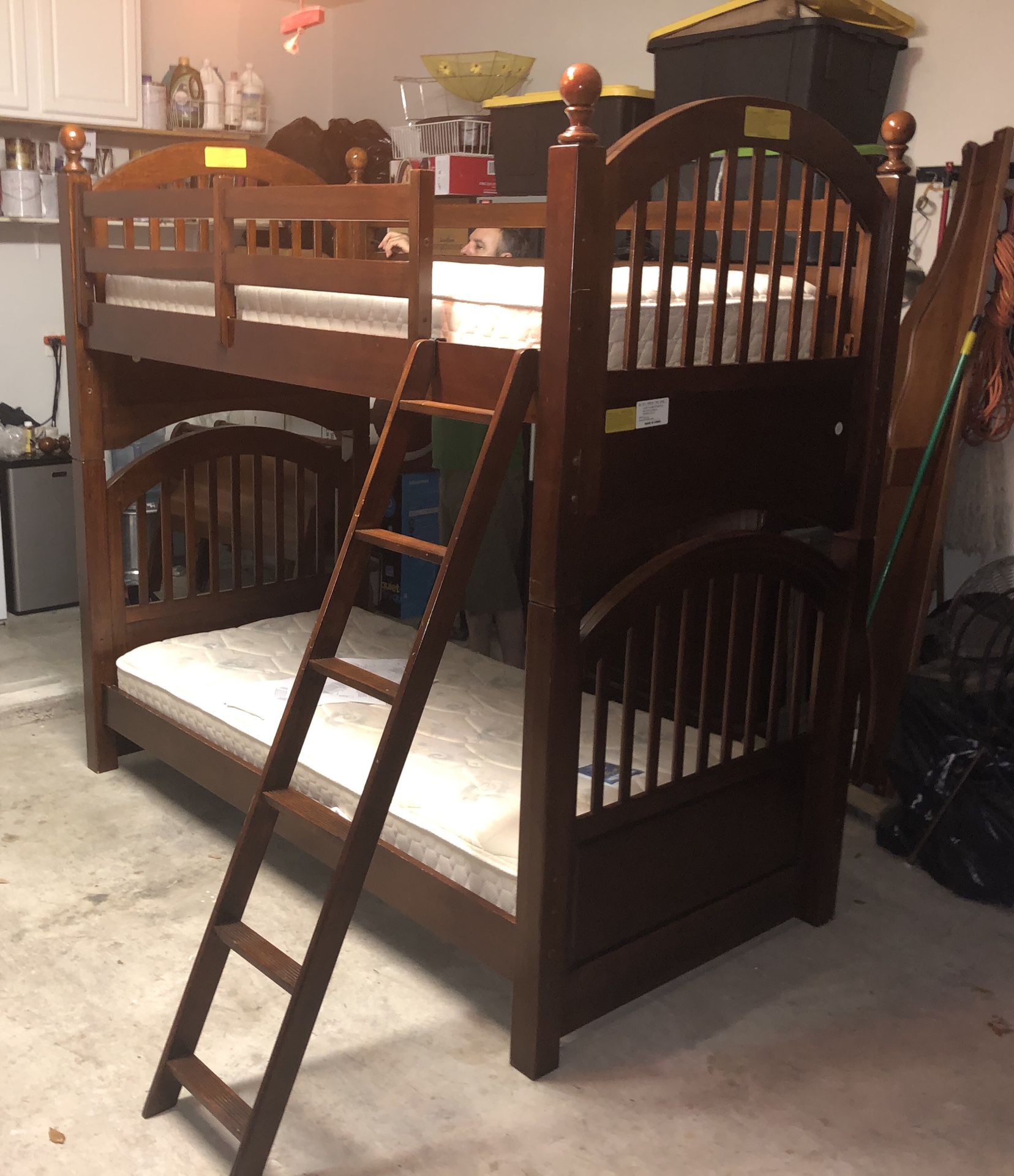 100% Wood Bunk Beds / Twin Beds with mattresses
