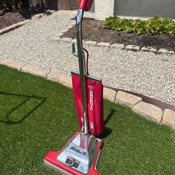 Sanitaire Heavy-Duty Commercial Upright Vacuum