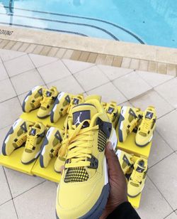 Lightning 4s Size 11.5 And 12