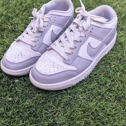 Women's Nike Dunk Low Top size 8 Grey/white