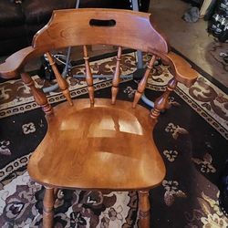 Ethan Allen Heirloom Nutmeg Maple Mate's Chair 10-6101 