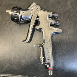 Tekina gravity fed spray gun with attachments 