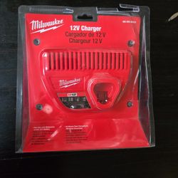 Milwaukee 12V Charger