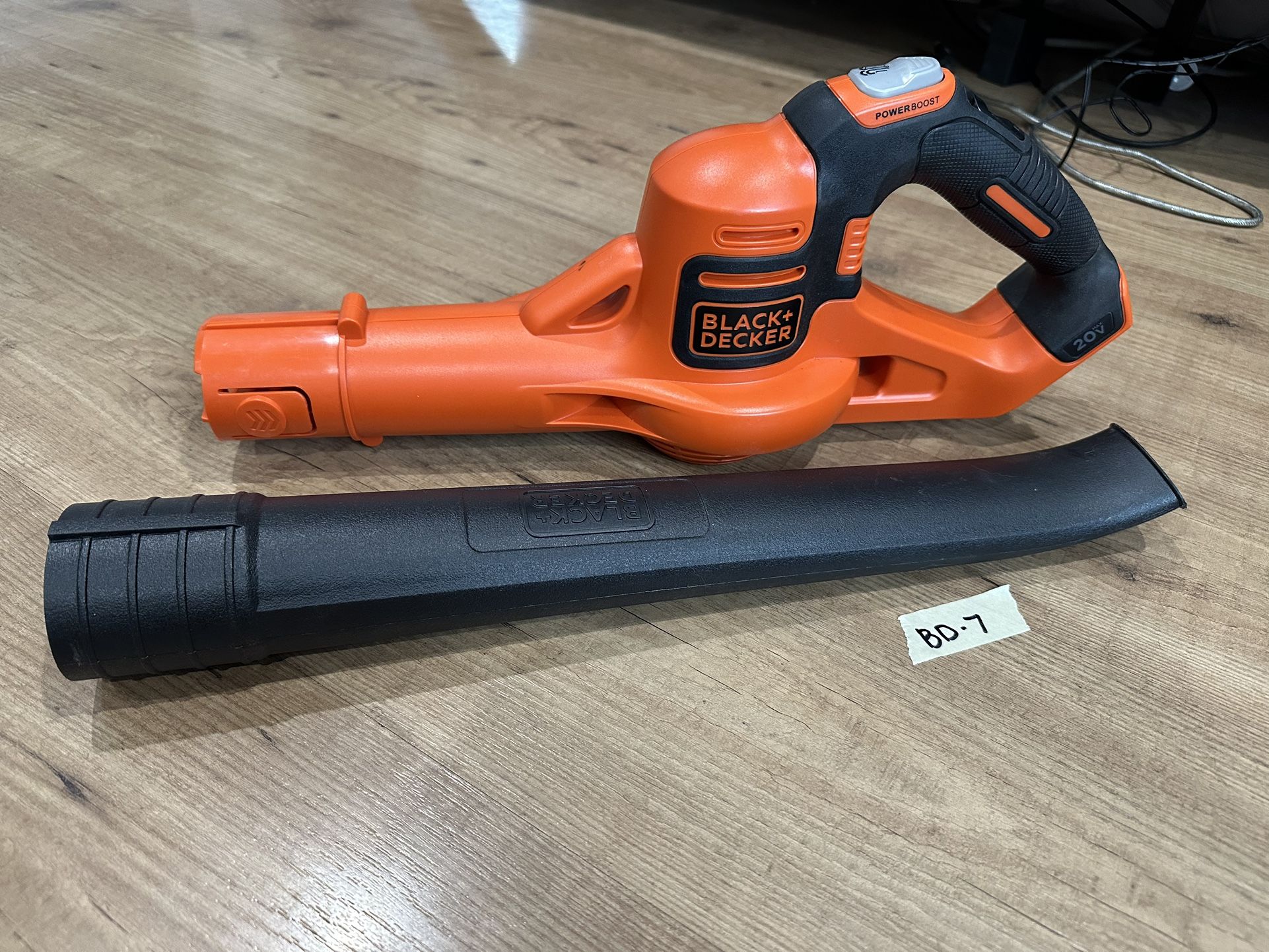 Black + Decker 20V MAX 130 MPH 100 CFM Cordless Battery Powered Handheld Leaf Blower (Tool Only)
