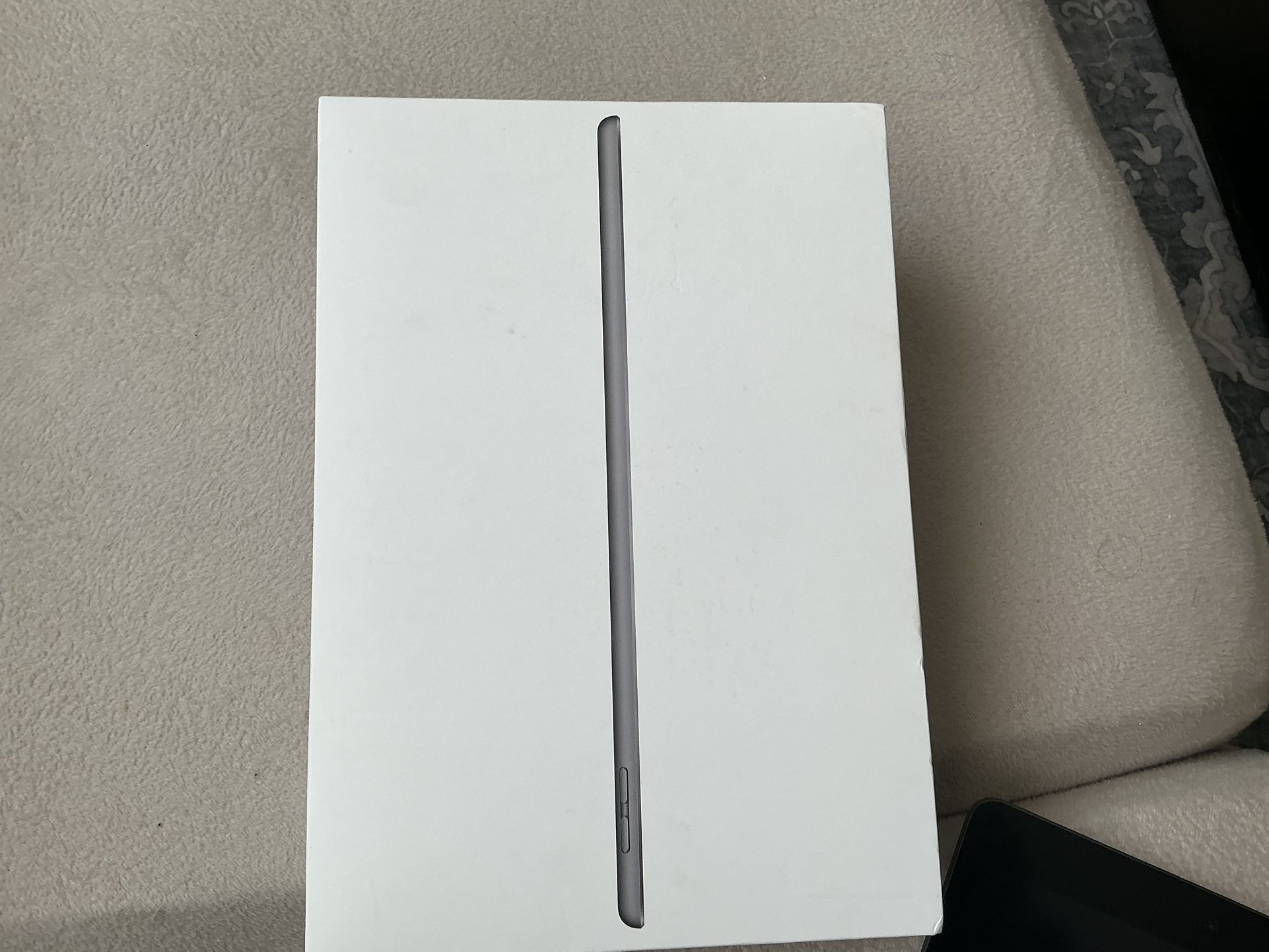 iPad 8 Th Gen Like New Condition.