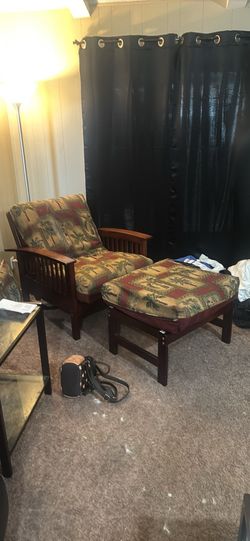 Beautiful futon with ottoman 40$